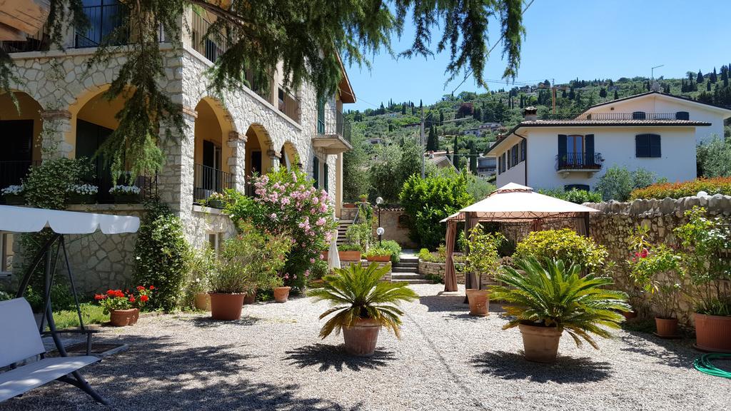 الشقق الفندقية توري ديل بيناكوفي  Residenza Le Logge المظهر الخارجي الصورة